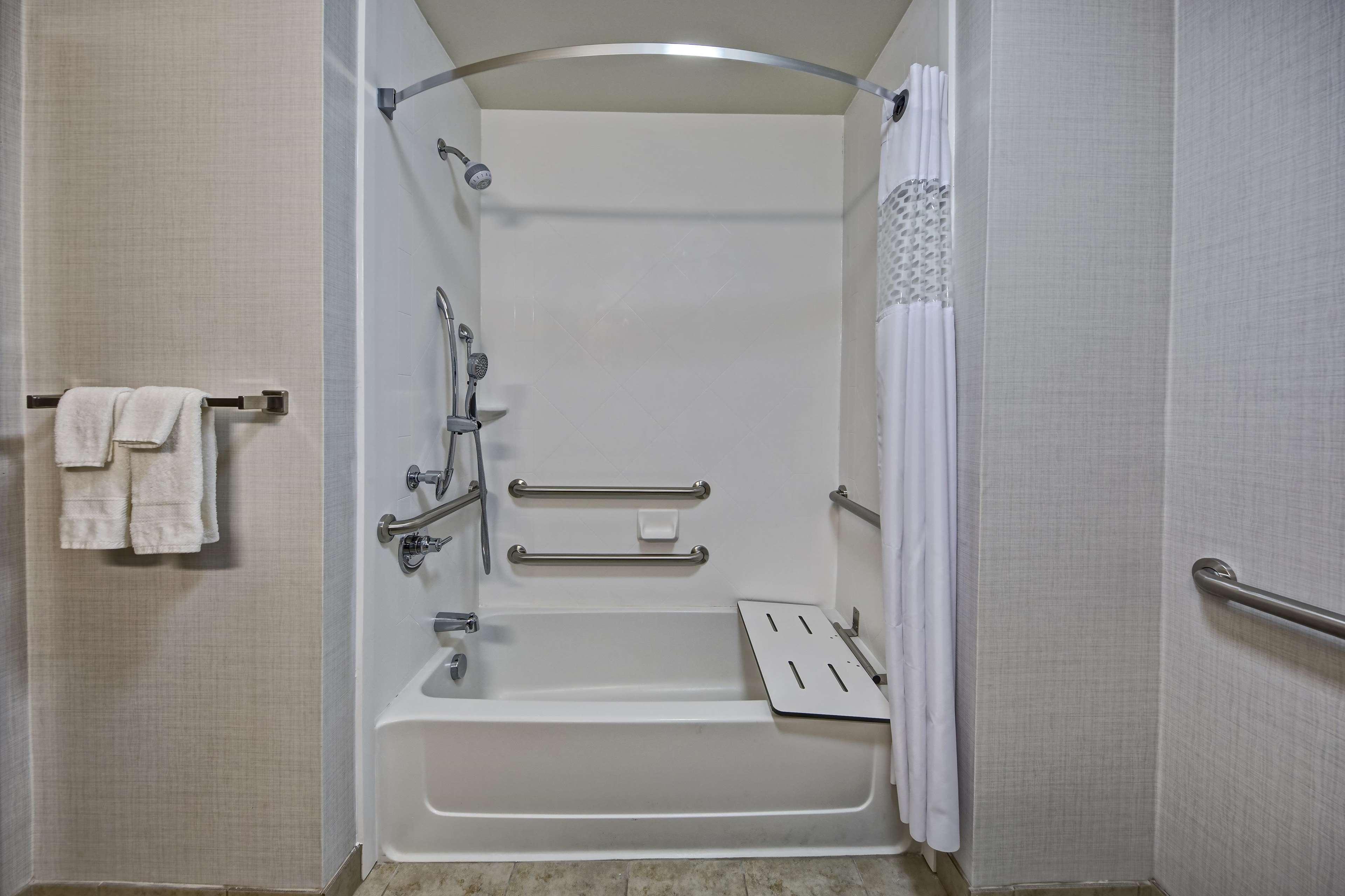 Hampton Inn Indianola Екстериор снимка