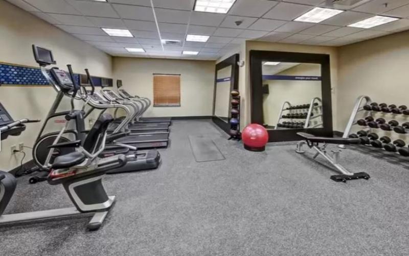 Hampton Inn Indianola Екстериор снимка