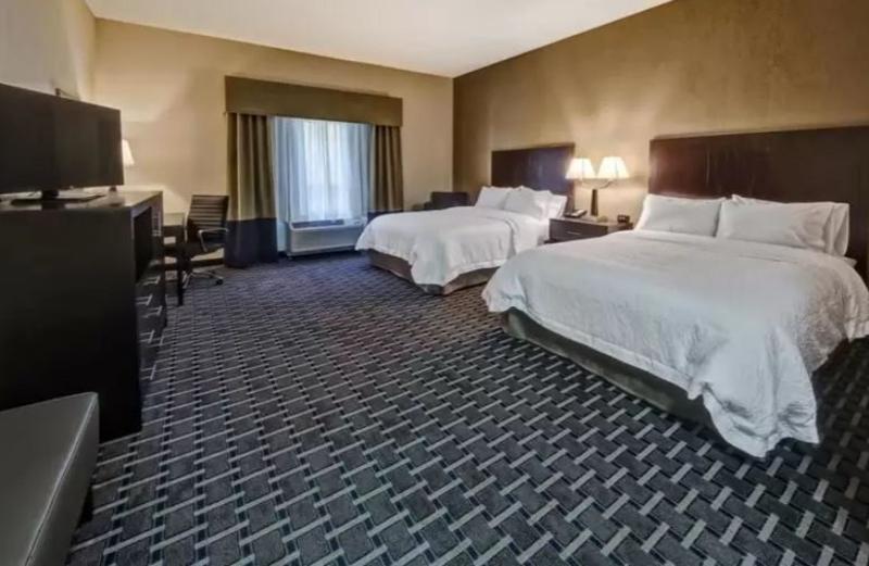 Hampton Inn Indianola Екстериор снимка