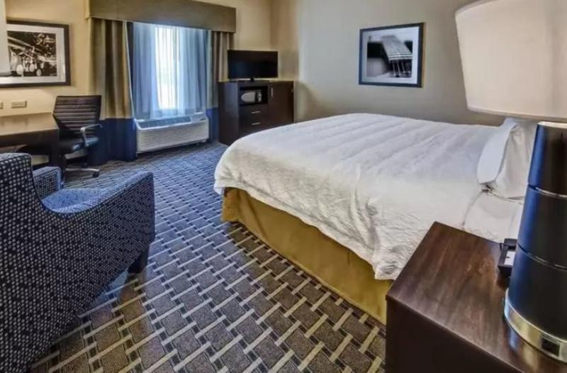Hampton Inn Indianola Екстериор снимка