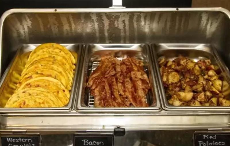 Hampton Inn Indianola Екстериор снимка